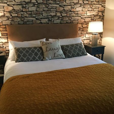 Abbeyvilla Guesthouse Room Only อาแดร์ ภายนอก รูปภาพ