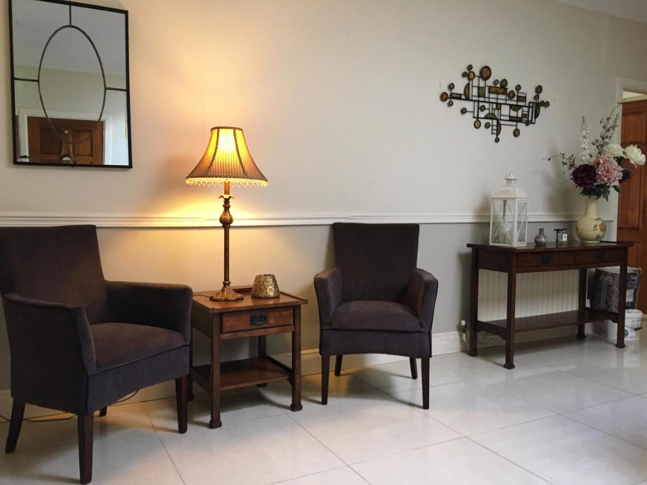 Abbeyvilla Guesthouse Room Only อาแดร์ ภายนอก รูปภาพ